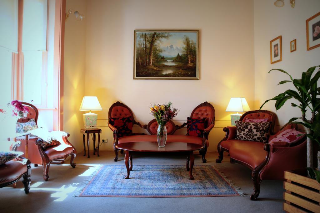 Hotel Avonleigh คาทุมบา ภายนอก รูปภาพ