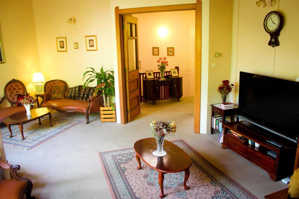Hotel Avonleigh คาทุมบา ภายนอก รูปภาพ