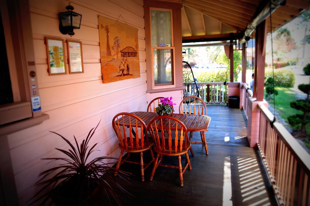 Hotel Avonleigh คาทุมบา ภายนอก รูปภาพ