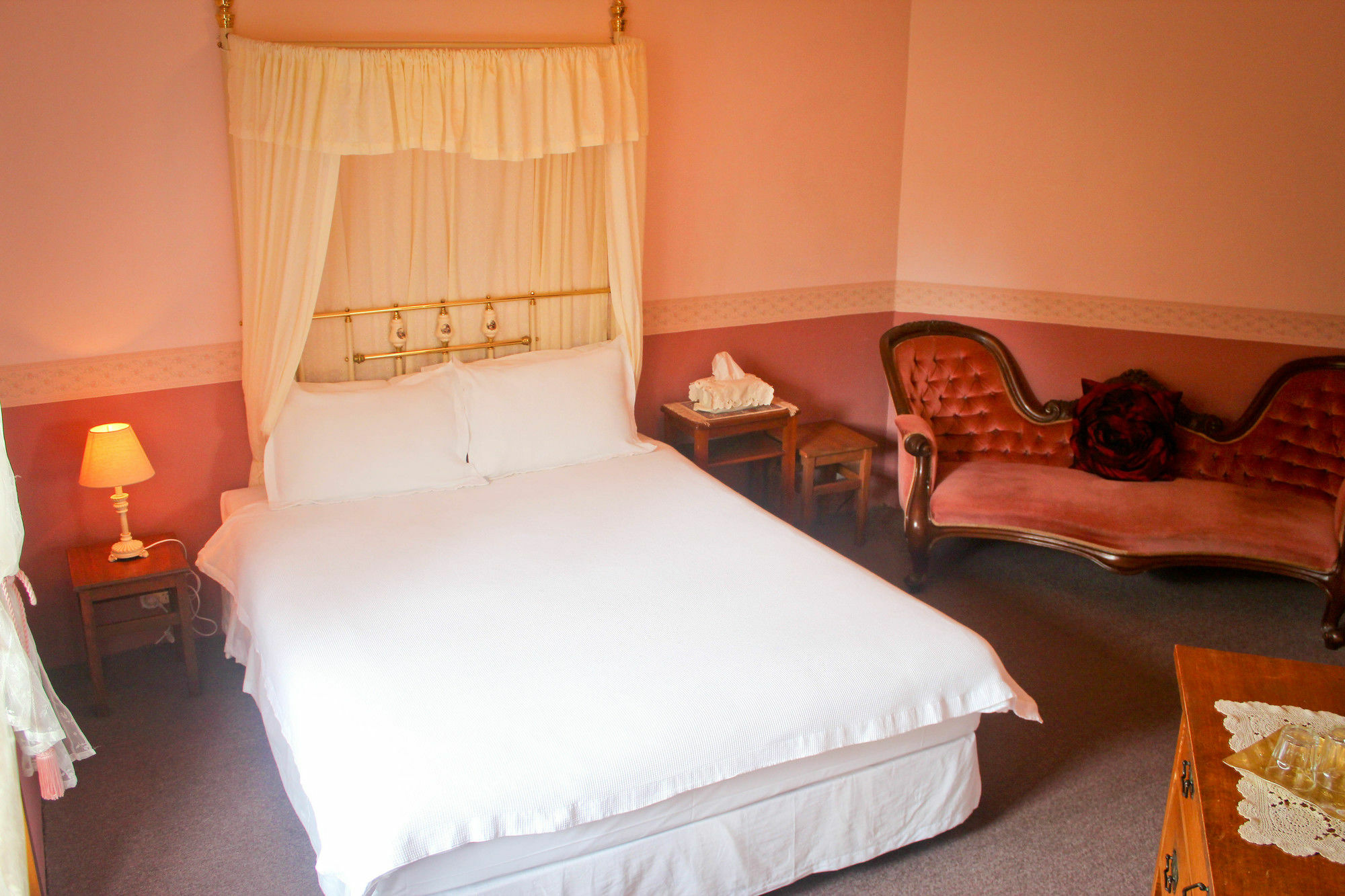 Hotel Avonleigh คาทุมบา ภายนอก รูปภาพ